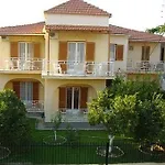 Rantos Aparthotel 3*